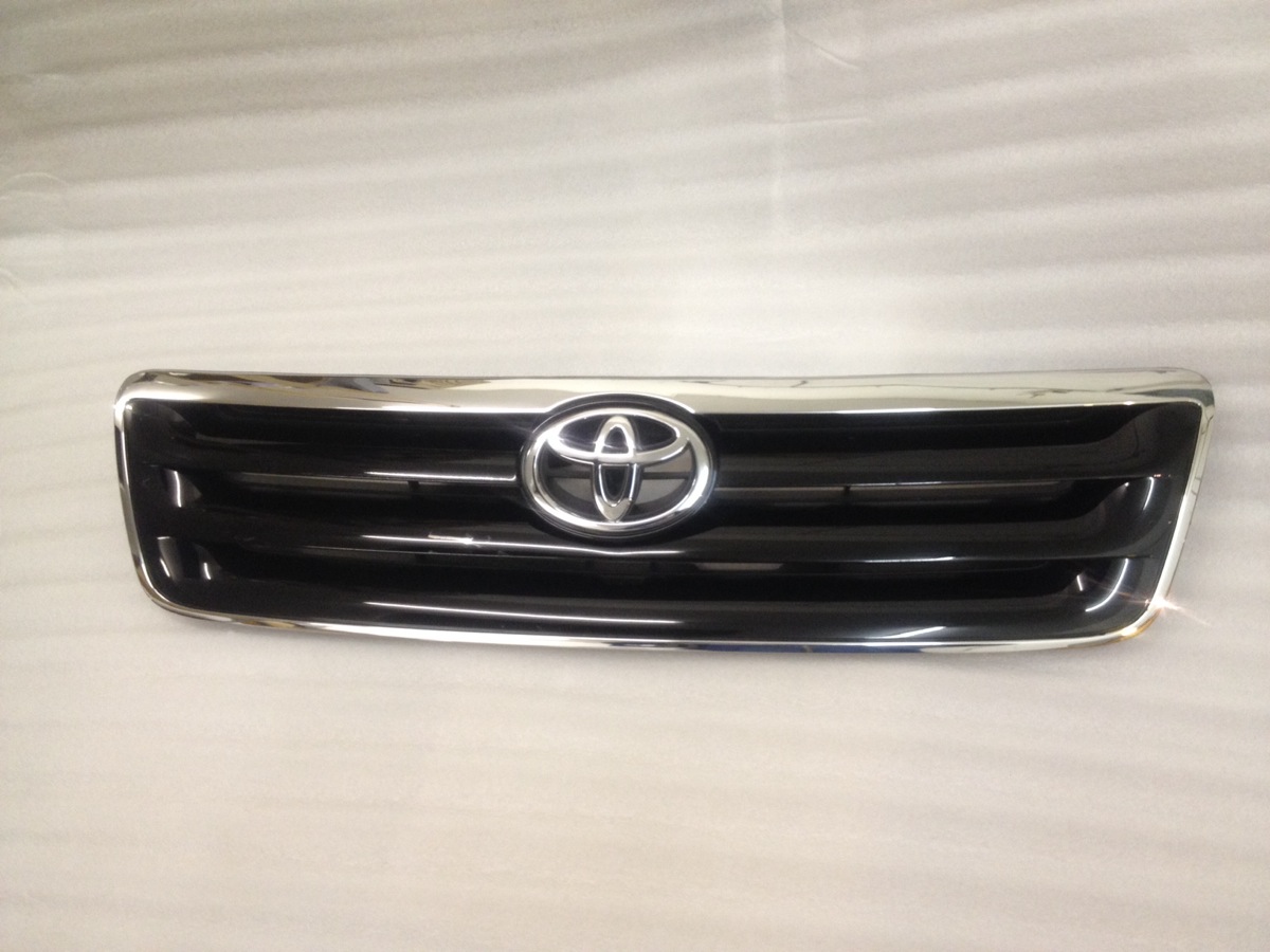 TOYOTA AVENSIS VERSO FRONT GRILLE 5311144110 BLACK PRE