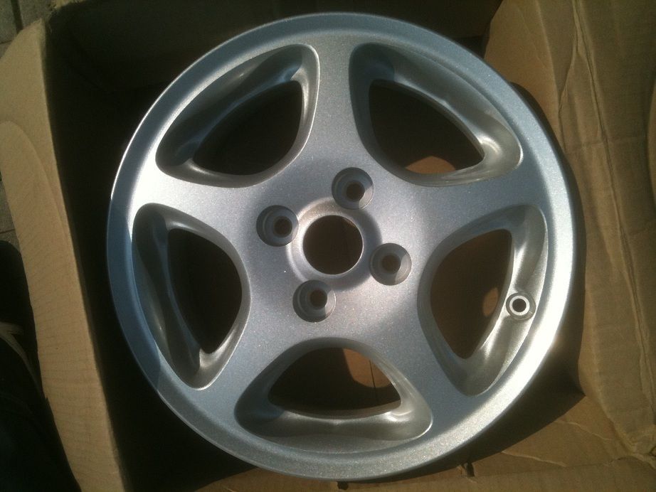 Mazda alloy wheel x1 MCAF743 AS1638 NEW
