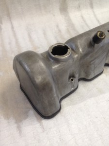Rocker valve cover 450 350 380 R107 SE SEL MERCEDES