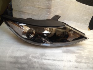 headlight xenon RIGHT for RHD Sportage 92102