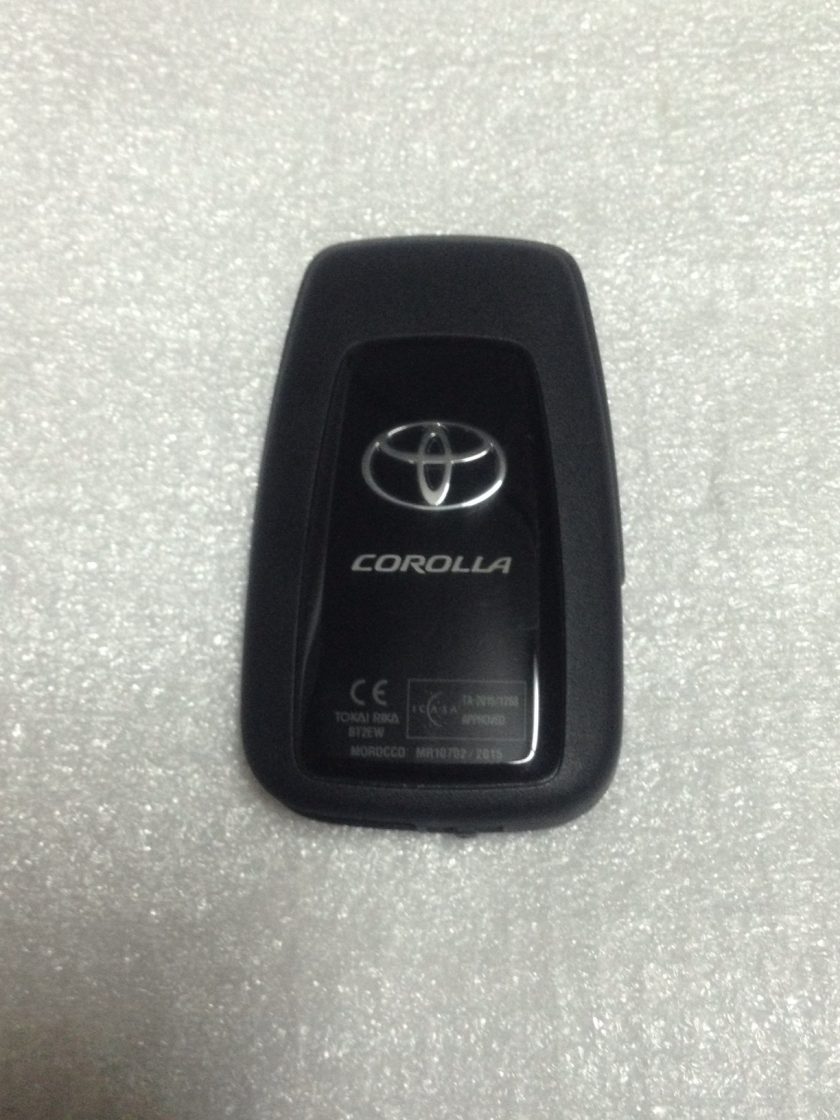 Toyota Corolla remote smart key BT2EW TOKAI RIKA MR10702 / 2015 FREQUENCY: 433Mhz