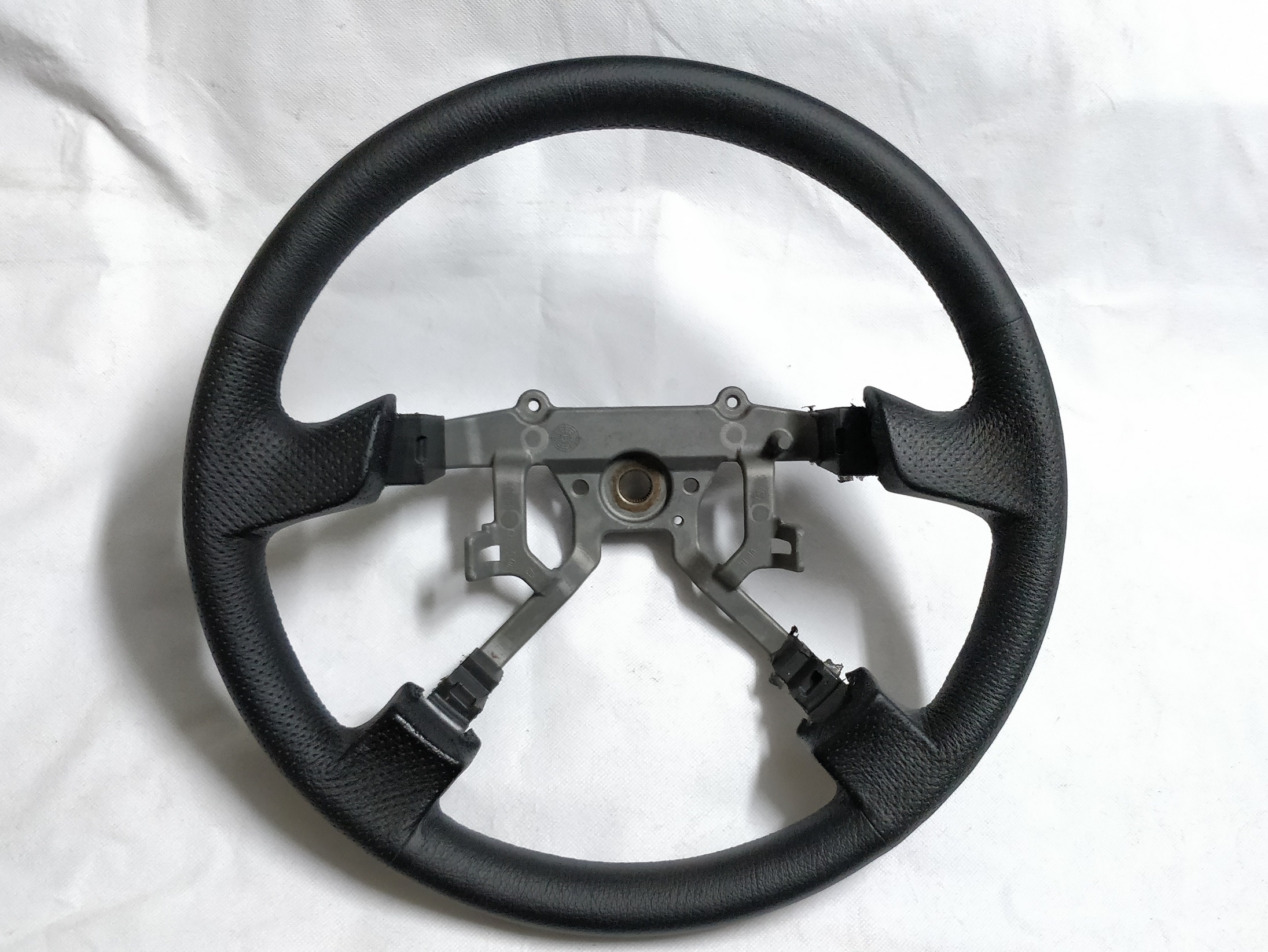 mitsubishi space star steering wheel Lift 02-06 GS120-00730