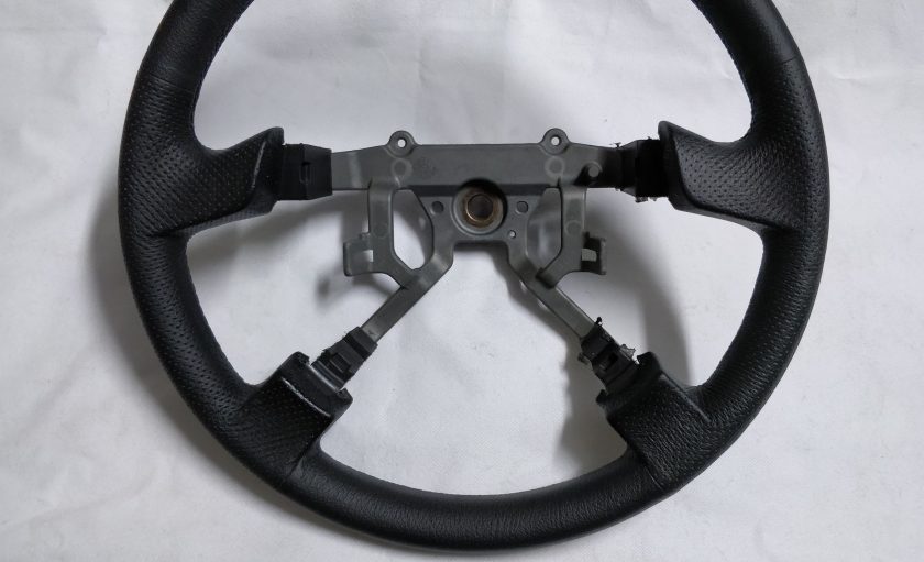 mitsubishi space star steering wheel Lift 02-06 GS120-00730