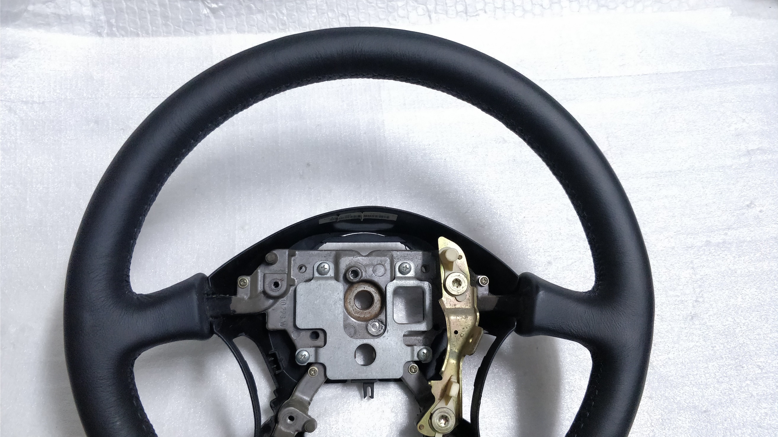 Leather Steering wheel Nissan Patrol Y60 Y61 Almera 6012373