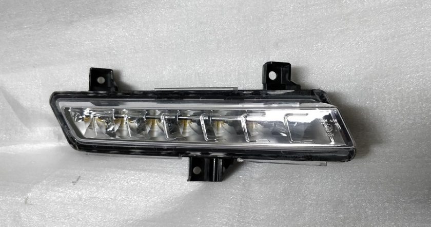 RENAULT CLIO DRL LED LIGHT 266007864R RIGHT O/S