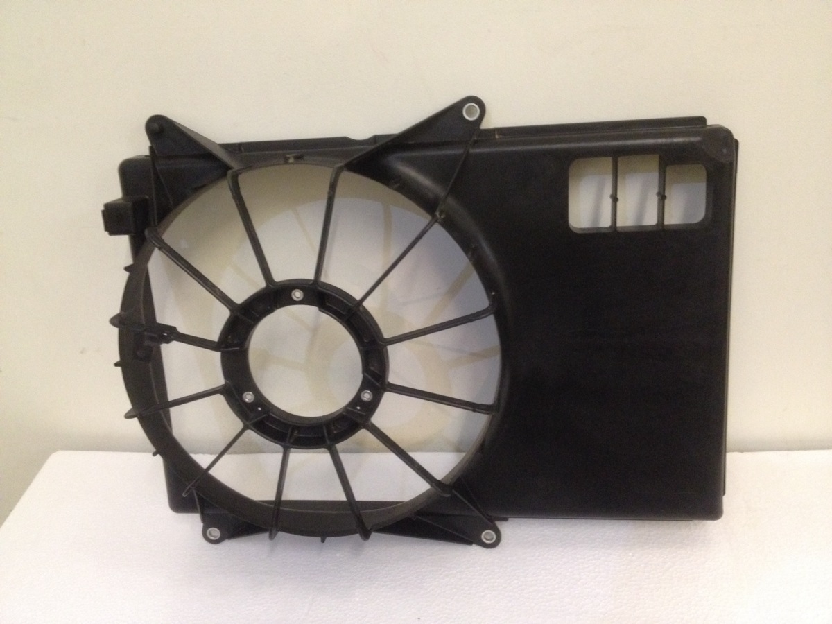 Suzuki Swift 1.3 DDiS radiator fan surroud Swift