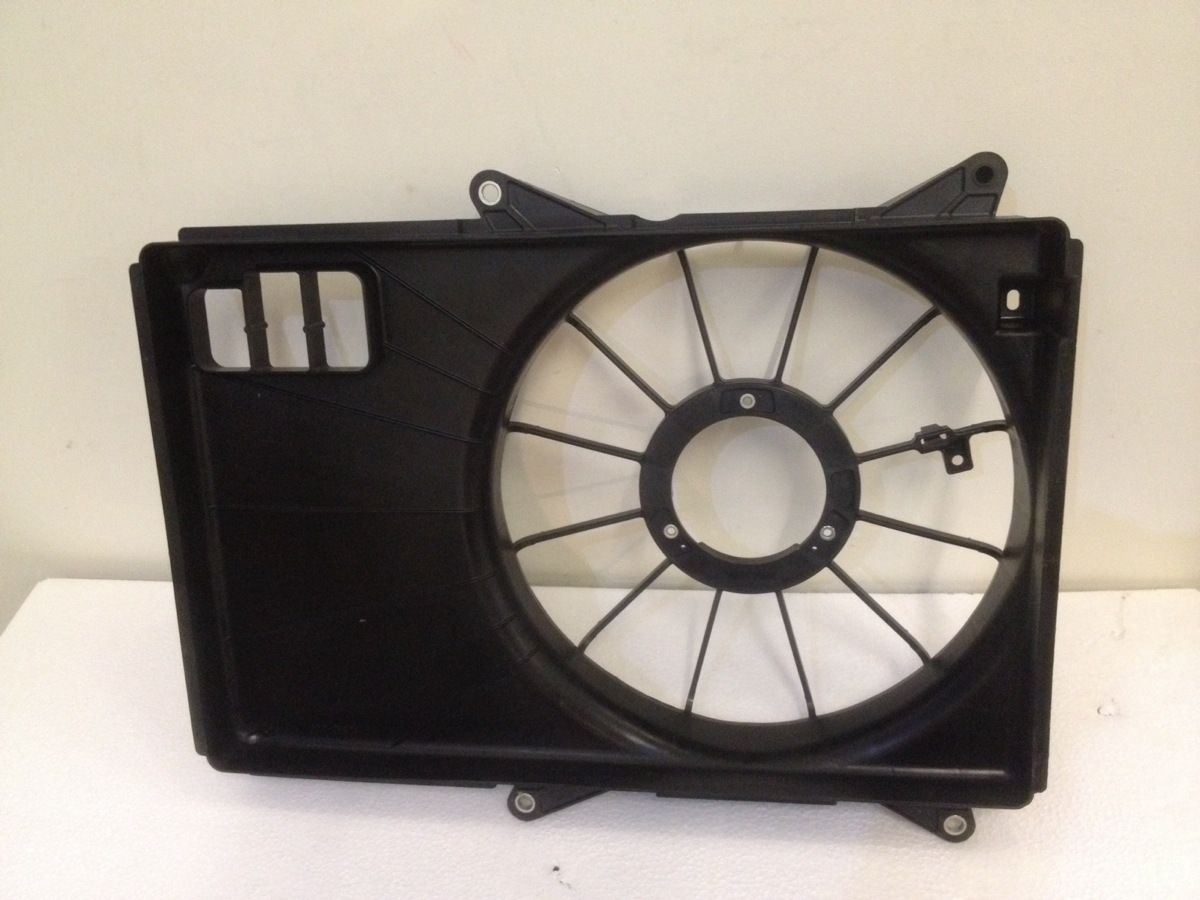 Suzuki Swift 1.3 DDiS radiator fan surroud Swift