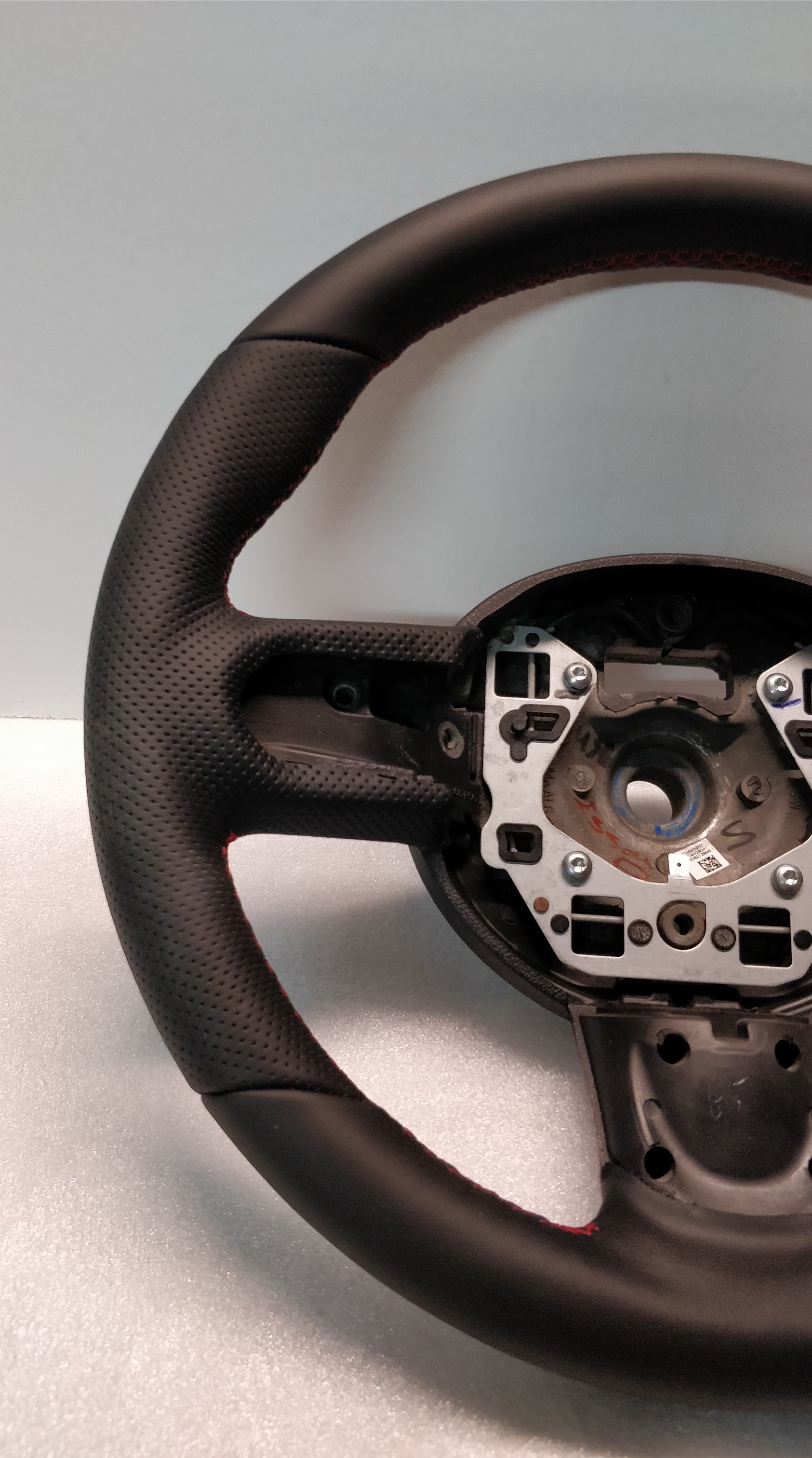 Mini Cooper leather steering wheel R55 R56 R57 2007 Red stitch 2751499 2751500