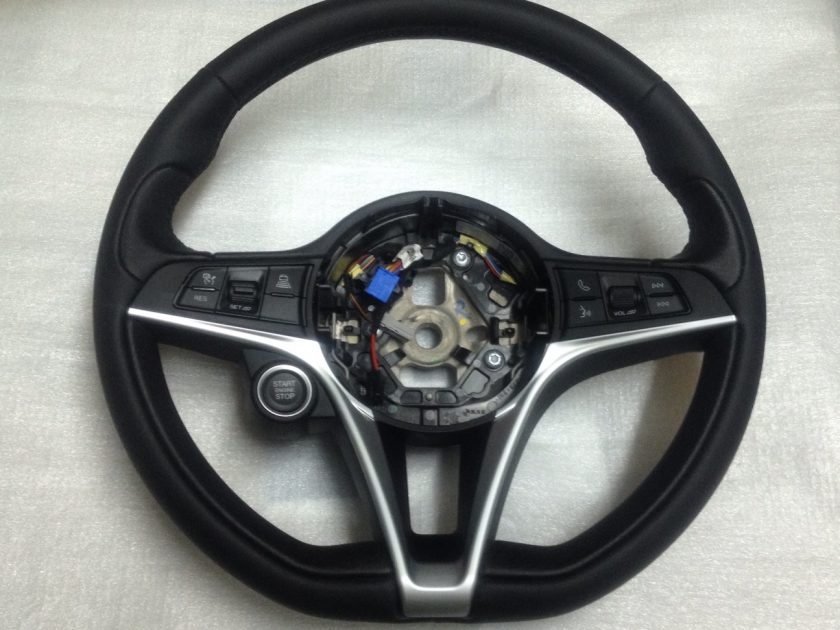Alfa steering wheel Stelvio; Giulia New 01561262940 flat bottom Sport