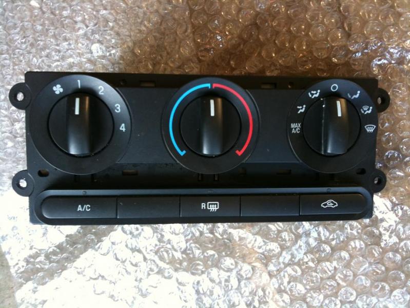 heater air con control panel 7R33-19980-AF Ford mustang 2006
