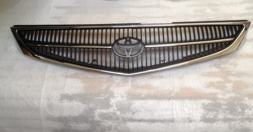 Front Grille Toyota Solara 53111-33101 1999-2001