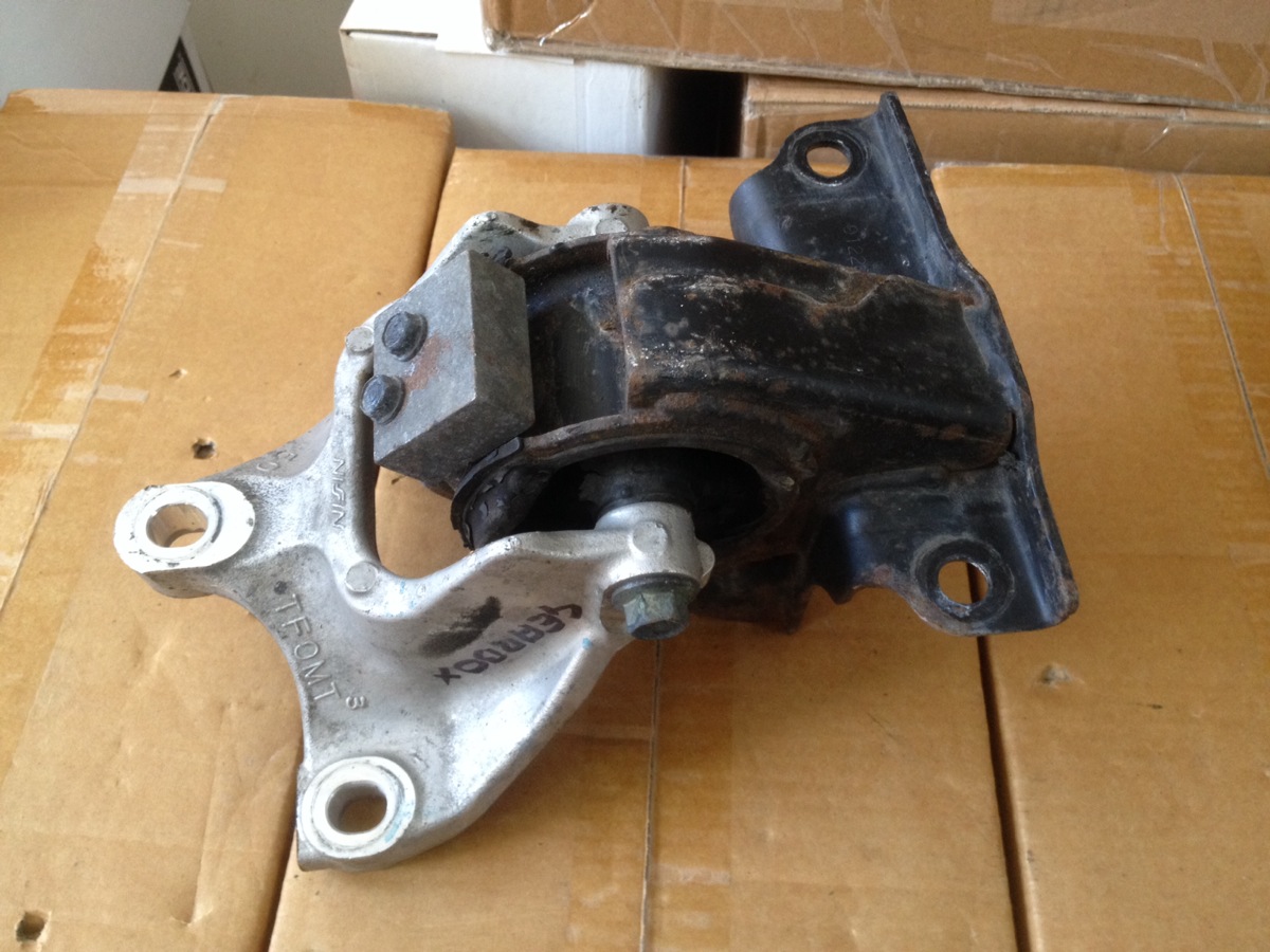 engine gearbox mount