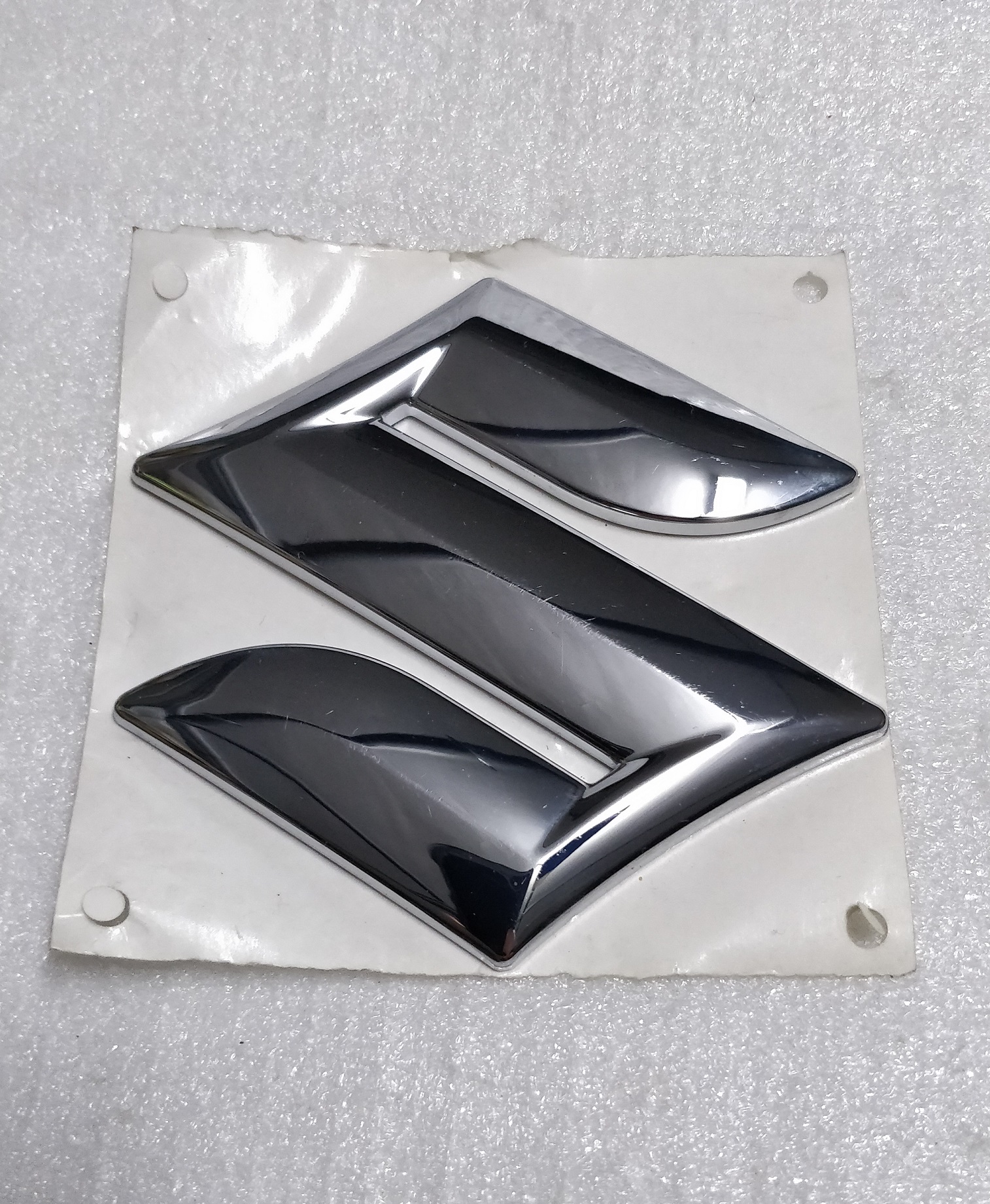 SUZUKI SWIFT Front Badge Emblem SPLASH ALTO 100x100mm