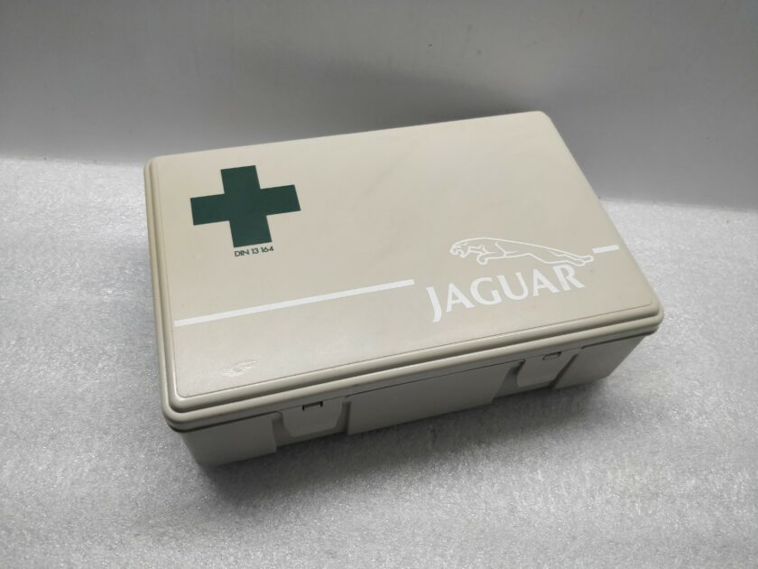 Jaguar First Aid Kit Retro Classic xj40 xj6 xjs Beige Green Mint