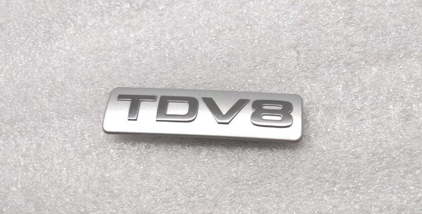 Badge TDV8 8H42-000A16-BA  C9A8A Range Rover L322 Land Rover